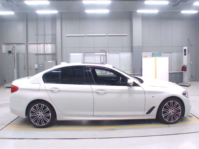BMW 5 SERIES 2019