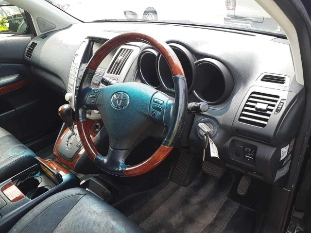 TOYOTA HARRIER 2012