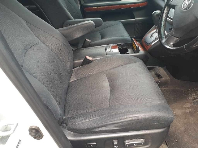 TOYOTA HARRIER 2010