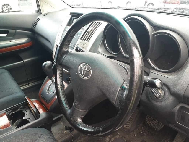 TOYOTA HARRIER 2010