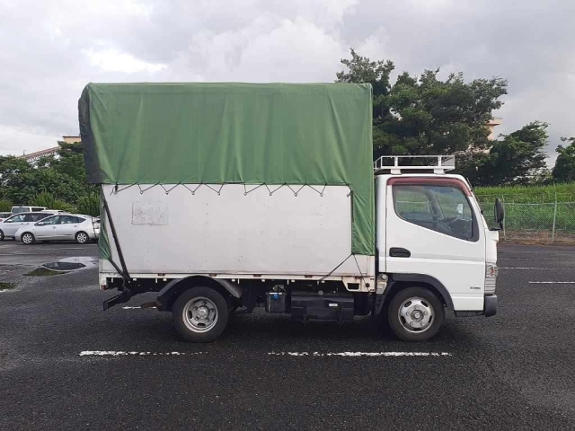 MITSUBISHI CANTER 2011