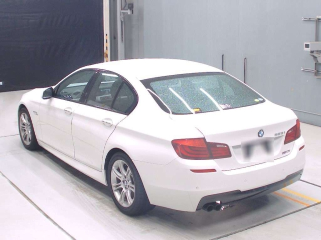 BMW 5 SERIES 2011