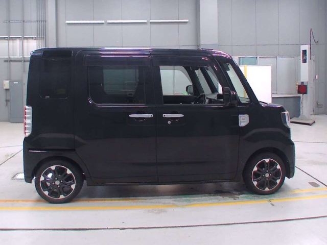 DAIHATSU WAKE 2018