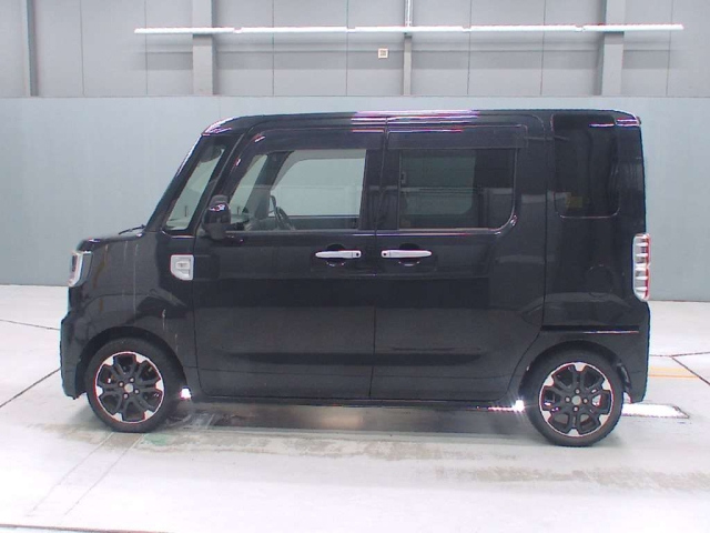 DAIHATSU WAKE 2018