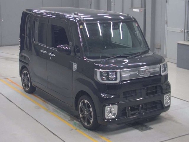 DAIHATSU WAKE 2018