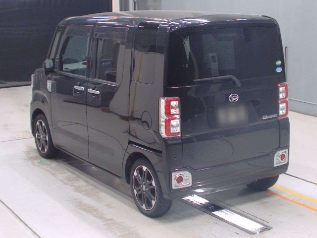 DAIHATSU WAKE 2018