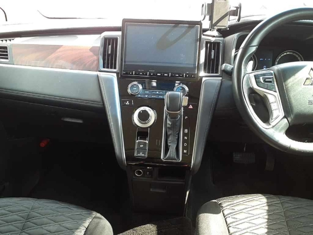 MITSUBISHI DELICA D5 2020