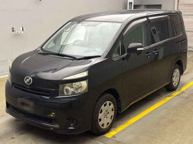 TOYOTA VOXY 2009