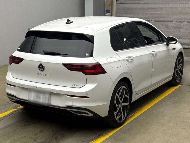 VOLKSWAGEN GOLF 2024