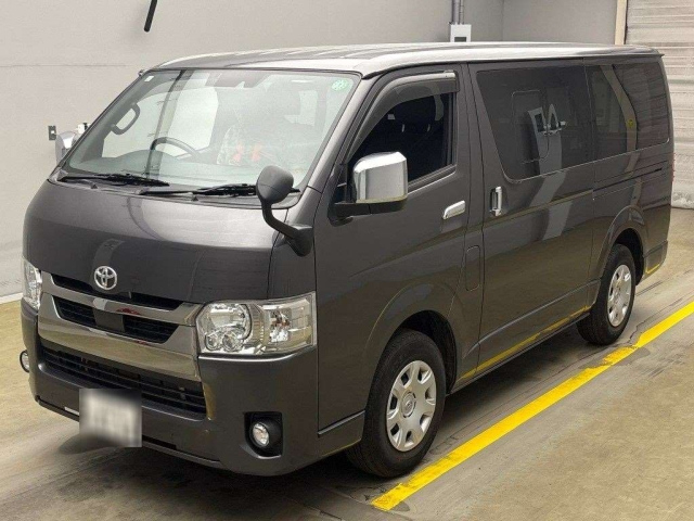 TOYOTA HIACE VAN 2021