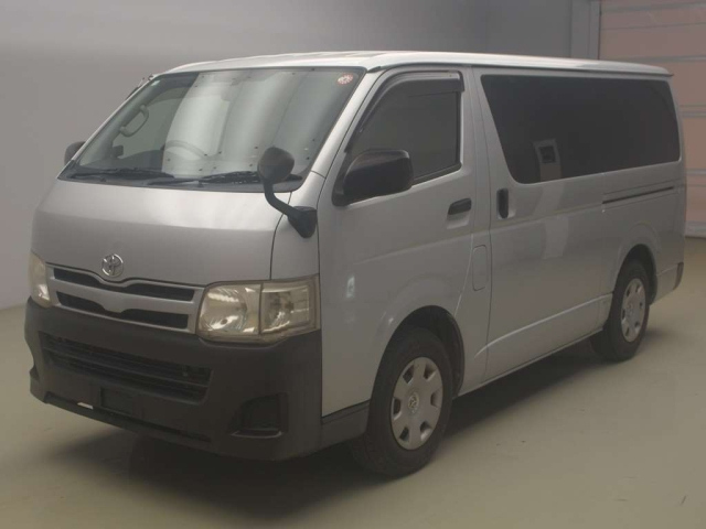 TOYOTA REGIUS ACE VAN 2011