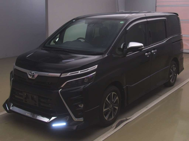 TOYOTA VOXY 2020