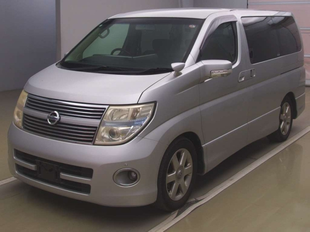 NISSAN ELGRAND