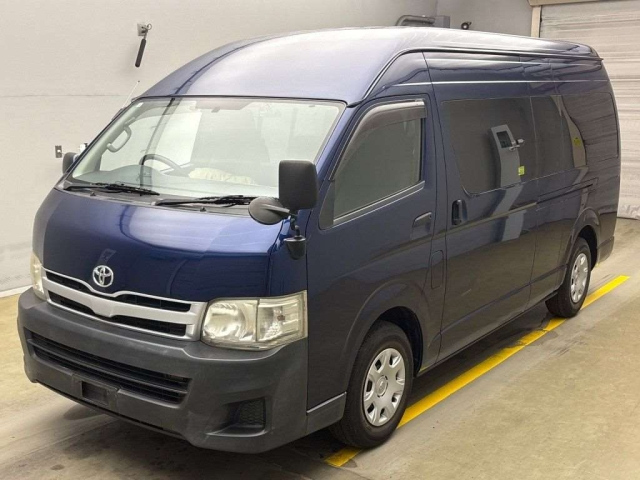 TOYOTA HIACE 2011