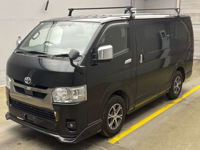 TOYOTA HIACE VAN 2023