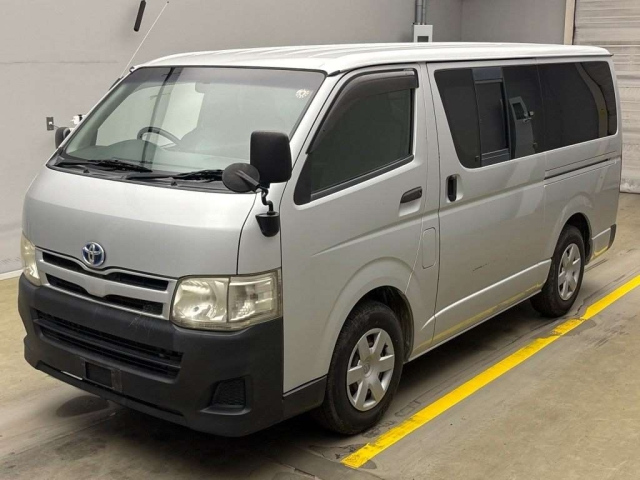 TOYOTA REGIUS ACE VAN 2011