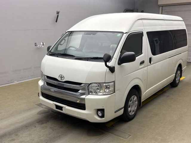 TOYOTA HIACE VAN 2018