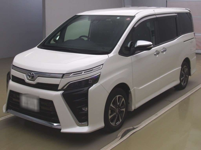 TOYOTA VOXY 2021