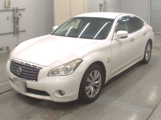NISSAN FUGA 2011