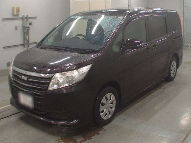TOYOTA NOAH 2014