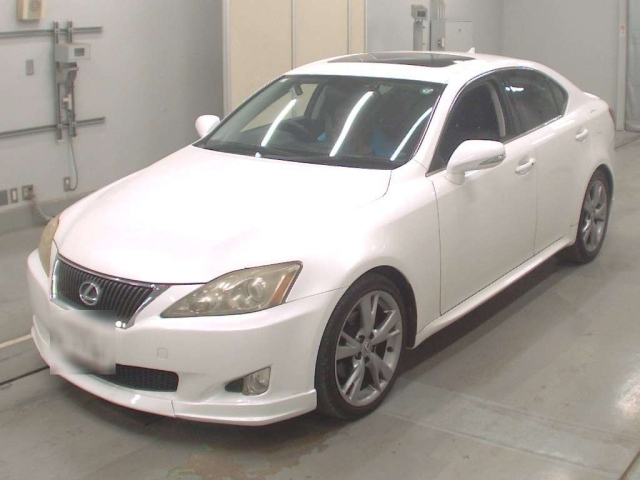 LEXUS IS