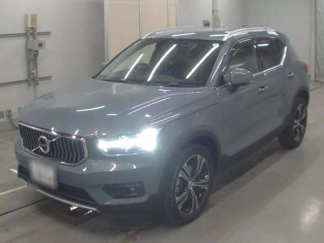VOLVO XC40 2021