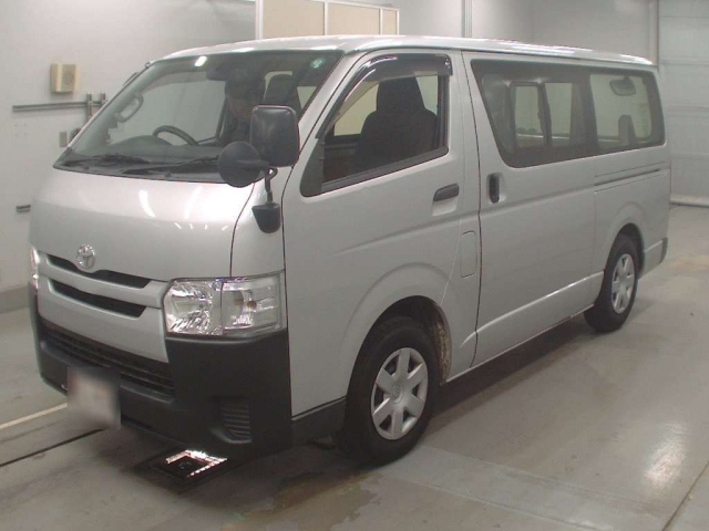 TOYOTA HIACE VAN 2017