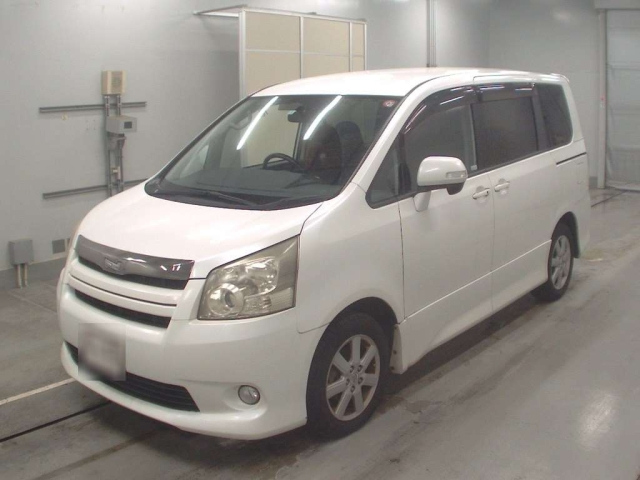 TOYOTA NOAH 2008