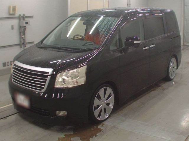 TOYOTA NOAH 2008