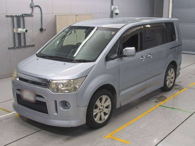 MITSUBISHI DELICA D5 2012