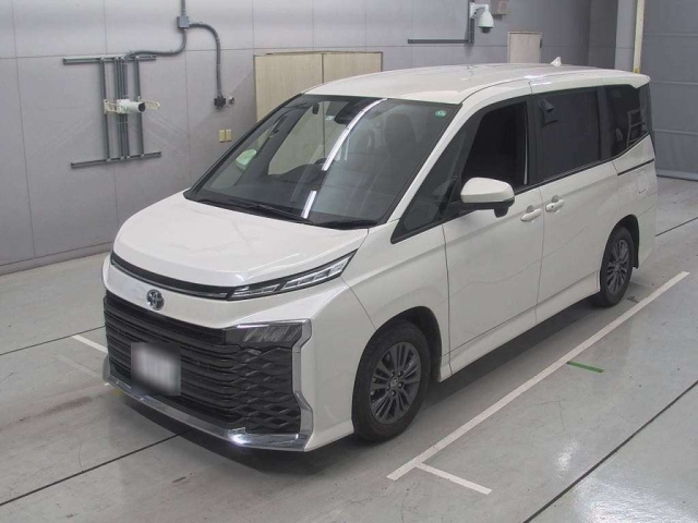 TOYOTA VOXY 2023