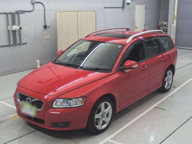 VOLVO V50