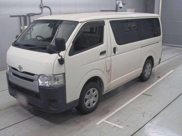 TOYOTA HIACE VAN 2016