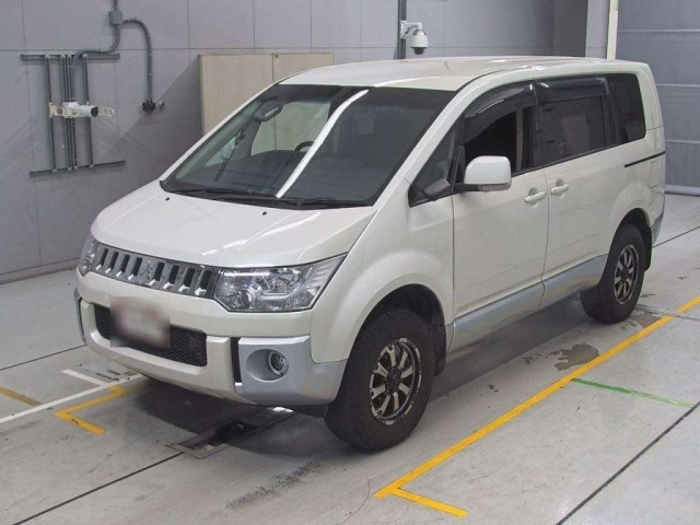 MITSUBISHI DELICA D5