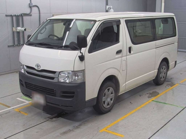 TOYOTA HIACE VAN 2010