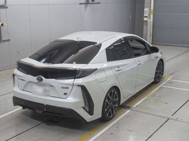 TOYOTA PRIUS PHV 2021