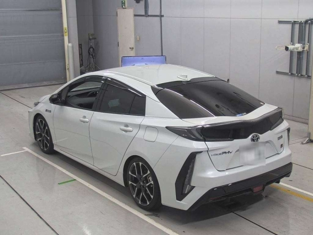 TOYOTA PRIUS PHV 2021