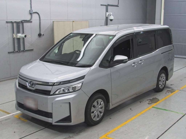 TOYOTA VOXY 2020