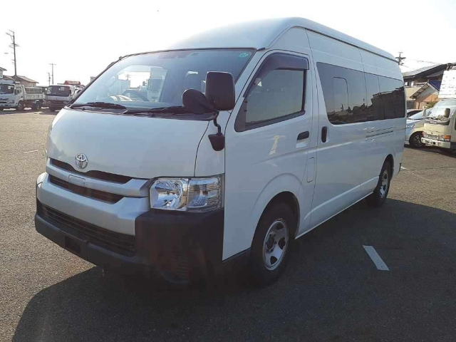 TOYOTA HIACE 2019