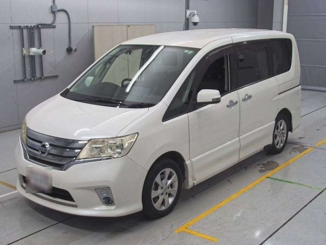 NISSAN SERENA 2010