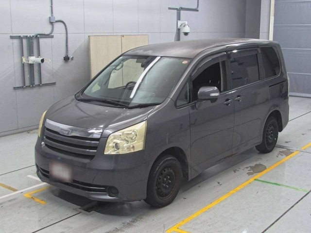 TOYOTA NOAH 2008