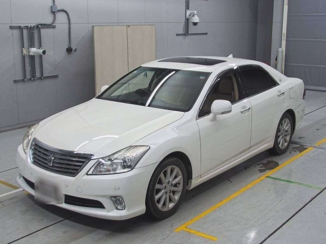 TOYOTA CROWN 2010