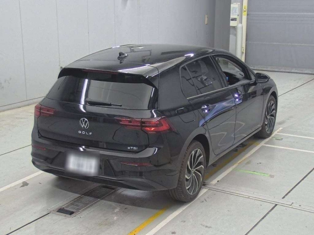 VOLKSWAGEN GOLF 2024