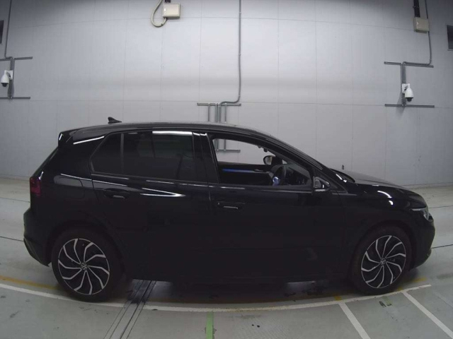 VOLKSWAGEN GOLF 2024