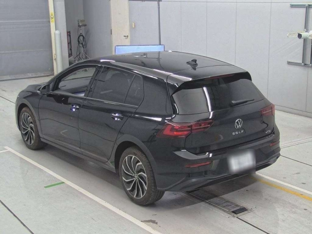 VOLKSWAGEN GOLF 2024