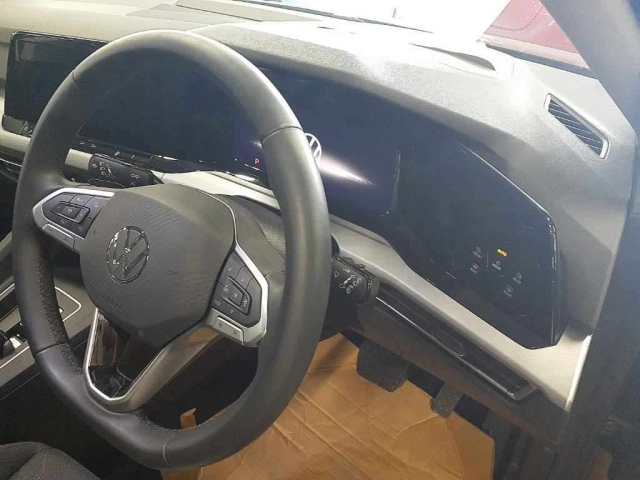 VOLKSWAGEN GOLF 2024