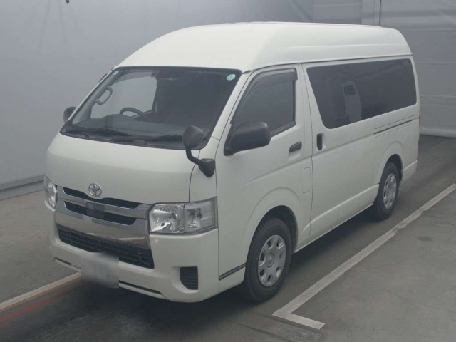 TOYOTA HIACE VAN 2018