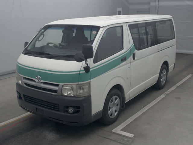 TOYOTA HIACE VAN 2005