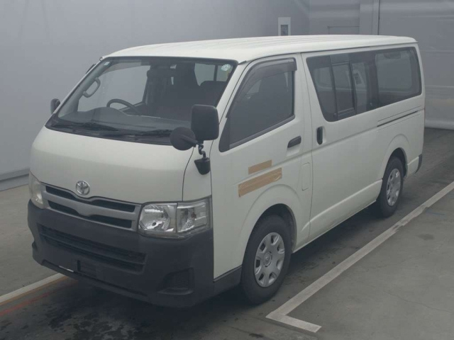 TOYOTA REGIUS ACE VAN 2010