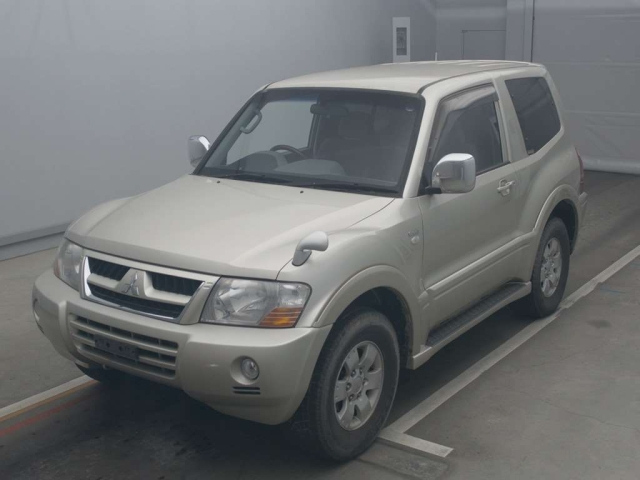 MITSUBISHI PAJERO